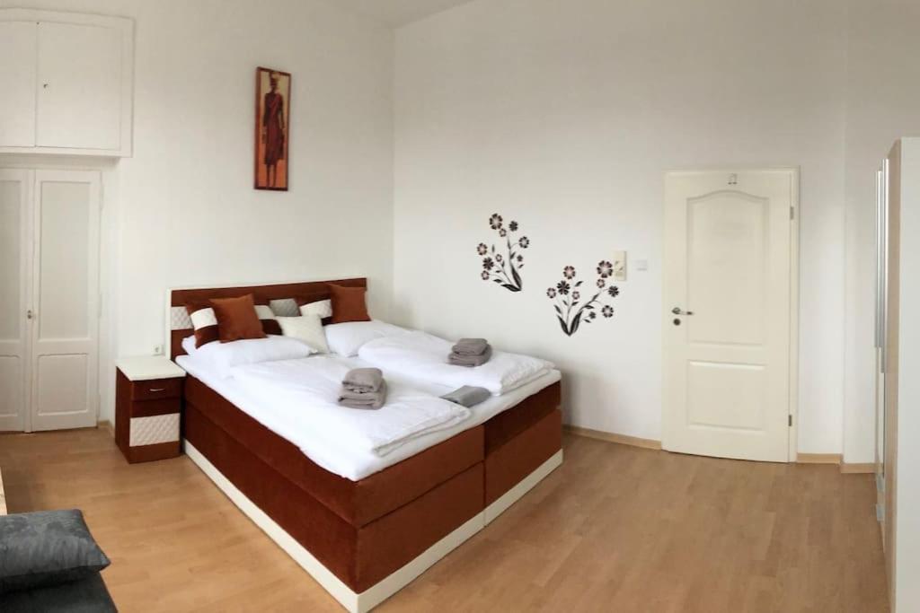 Apartmenthaus Am Bahnhof เดทโมลด์ ภายนอก รูปภาพ