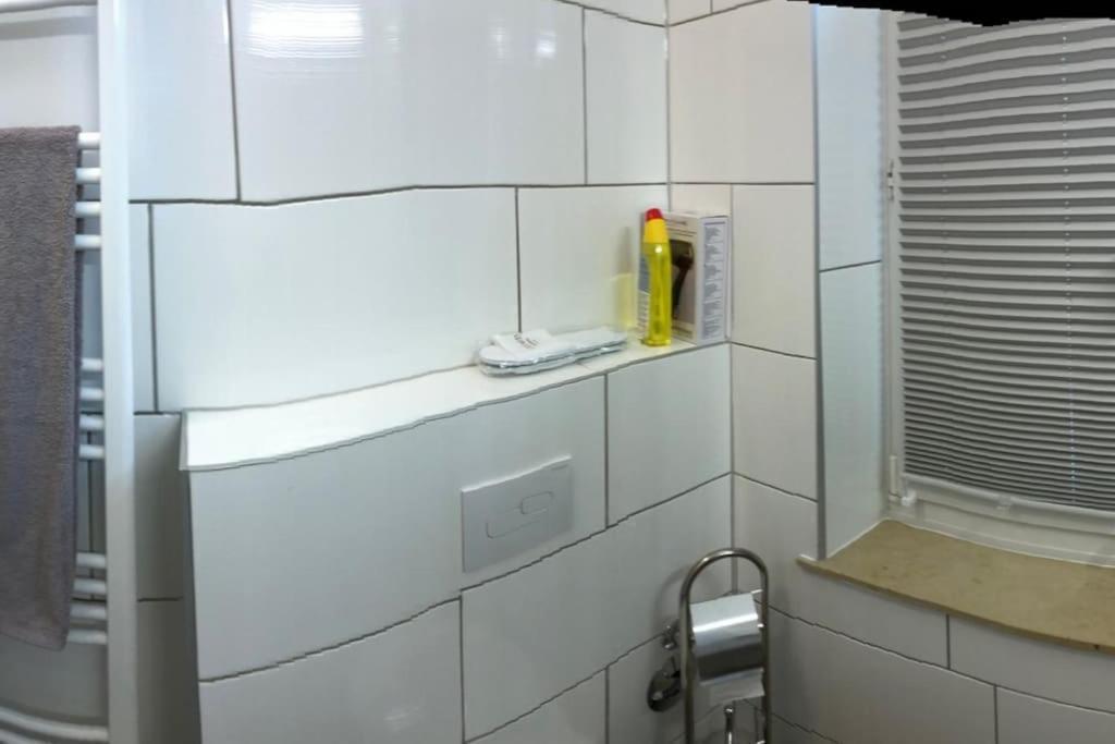 Apartmenthaus Am Bahnhof เดทโมลด์ ภายนอก รูปภาพ