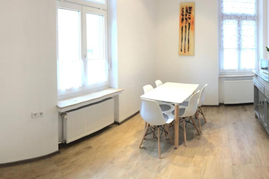 Apartmenthaus Am Bahnhof เดทโมลด์ ภายนอก รูปภาพ