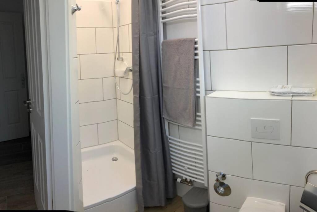 Apartmenthaus Am Bahnhof เดทโมลด์ ภายนอก รูปภาพ