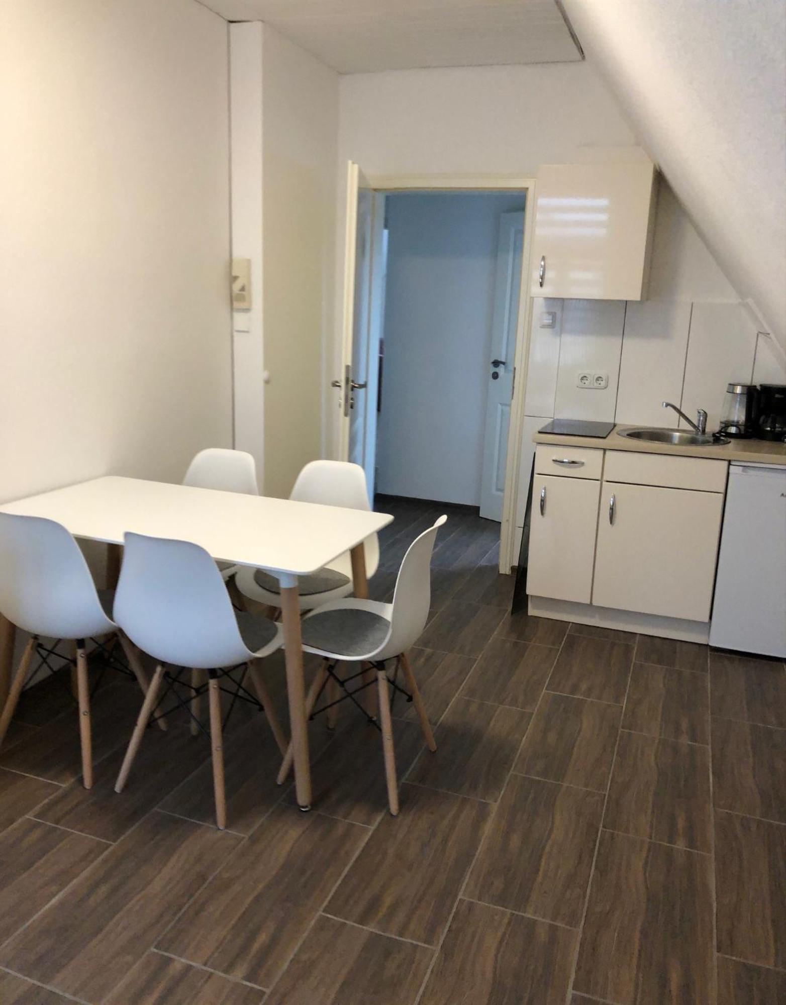 Apartmenthaus Am Bahnhof เดทโมลด์ ภายนอก รูปภาพ