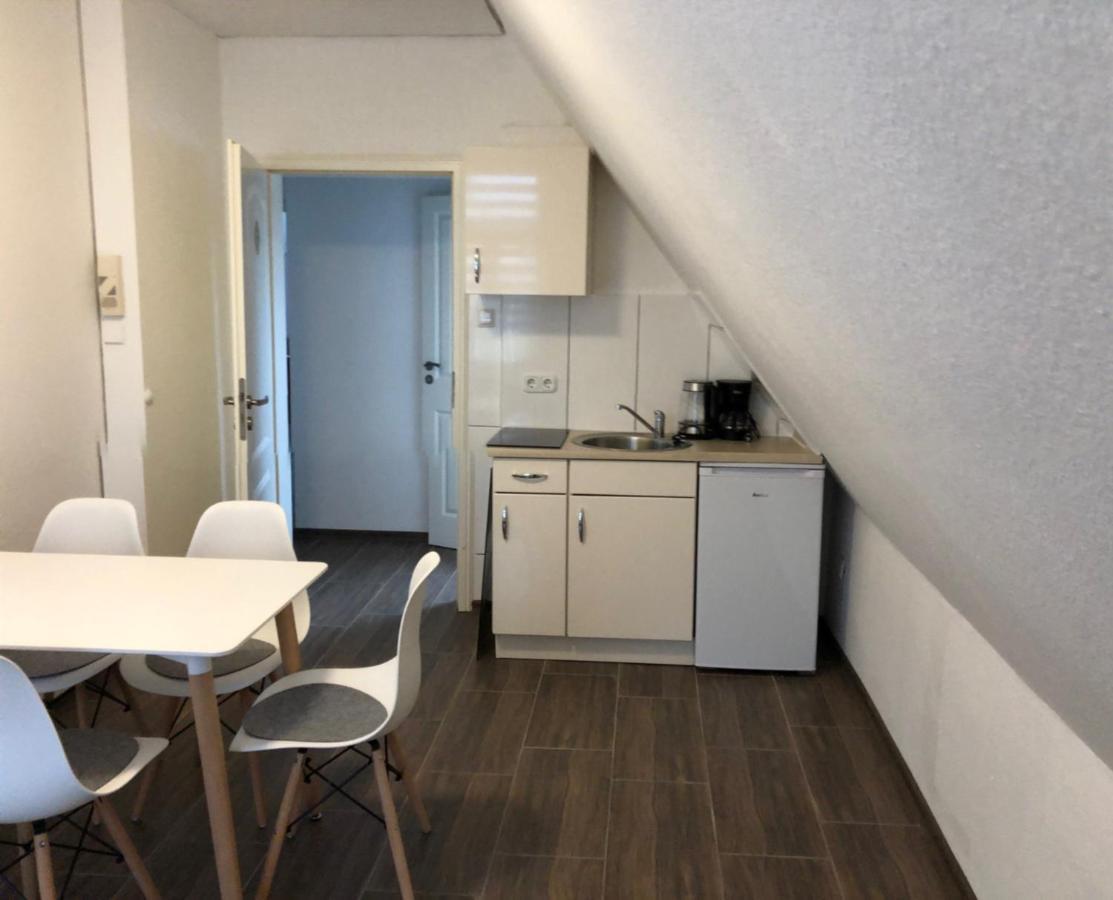 Apartmenthaus Am Bahnhof เดทโมลด์ ภายนอก รูปภาพ