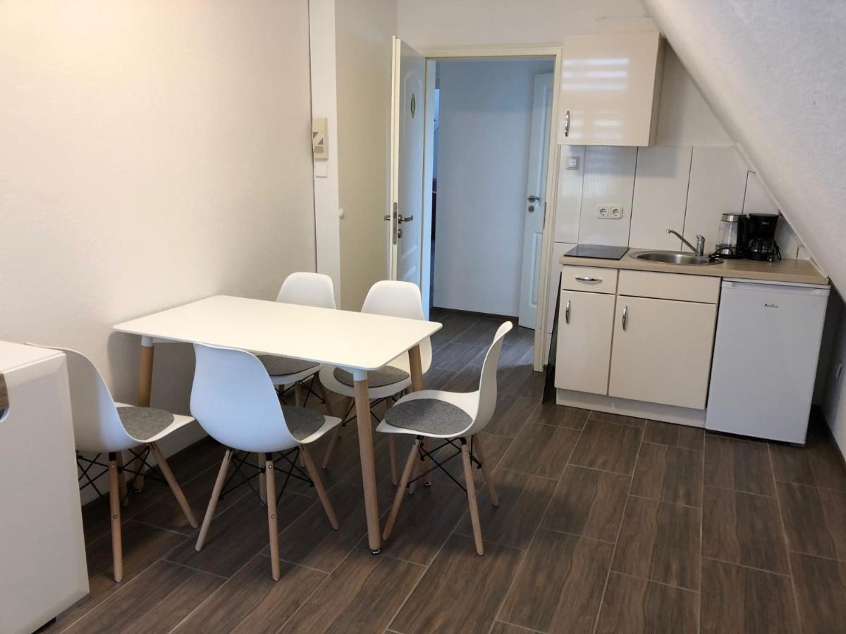 Apartmenthaus Am Bahnhof เดทโมลด์ ภายนอก รูปภาพ