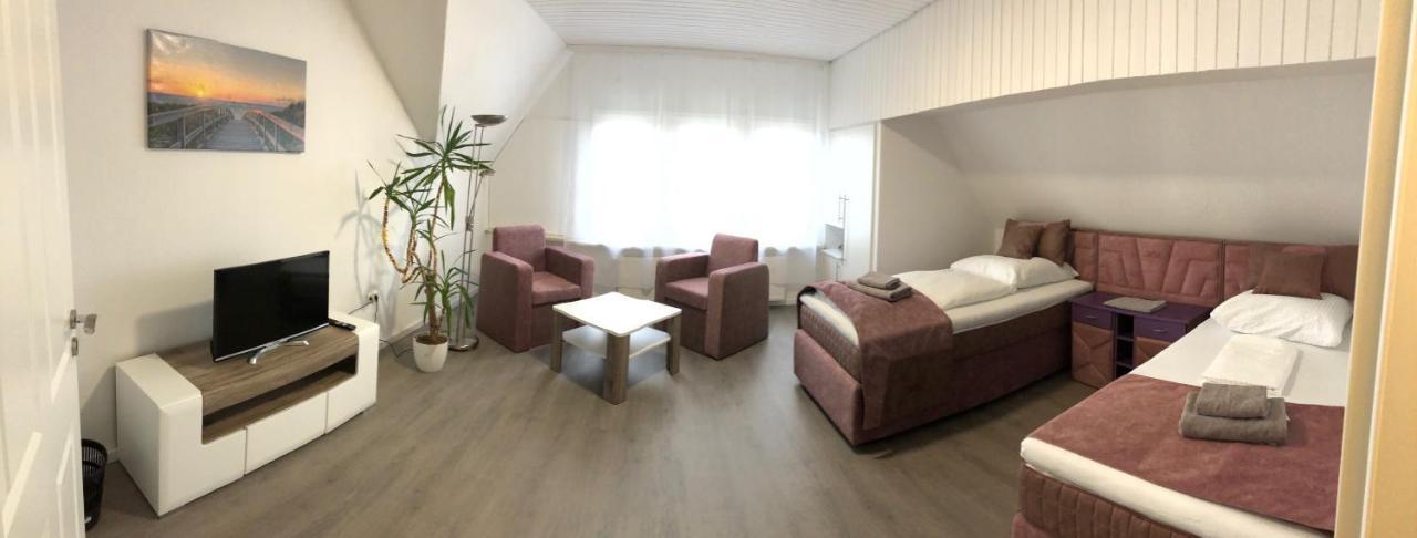 Apartmenthaus Am Bahnhof เดทโมลด์ ภายนอก รูปภาพ