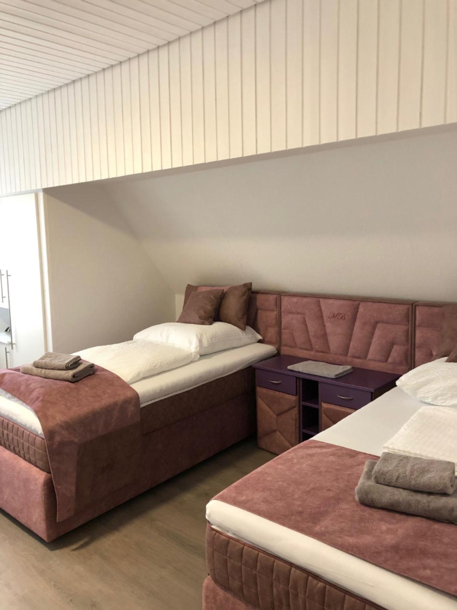 Apartmenthaus Am Bahnhof เดทโมลด์ ภายนอก รูปภาพ