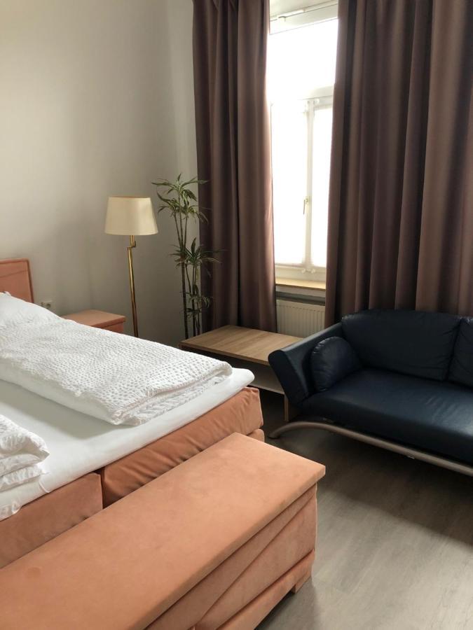 Apartmenthaus Am Bahnhof เดทโมลด์ ภายนอก รูปภาพ
