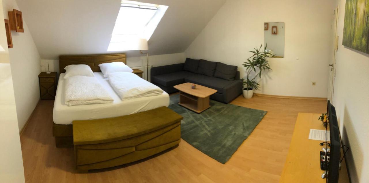 Apartmenthaus Am Bahnhof เดทโมลด์ ภายนอก รูปภาพ