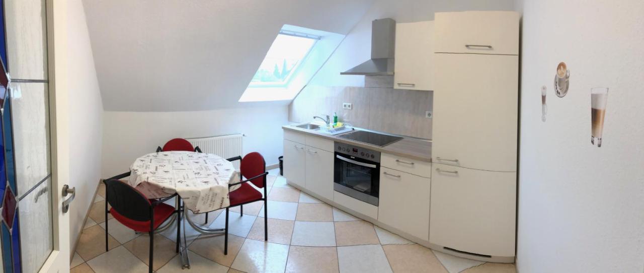 Apartmenthaus Am Bahnhof เดทโมลด์ ภายนอก รูปภาพ